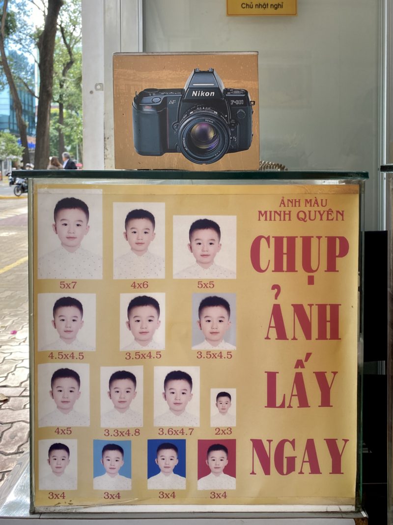 ホーチミン市1区で証明写真を撮影・印刷するなら、フォトスタジオ「Minh Quyen Photo Lab」がおすすめ！